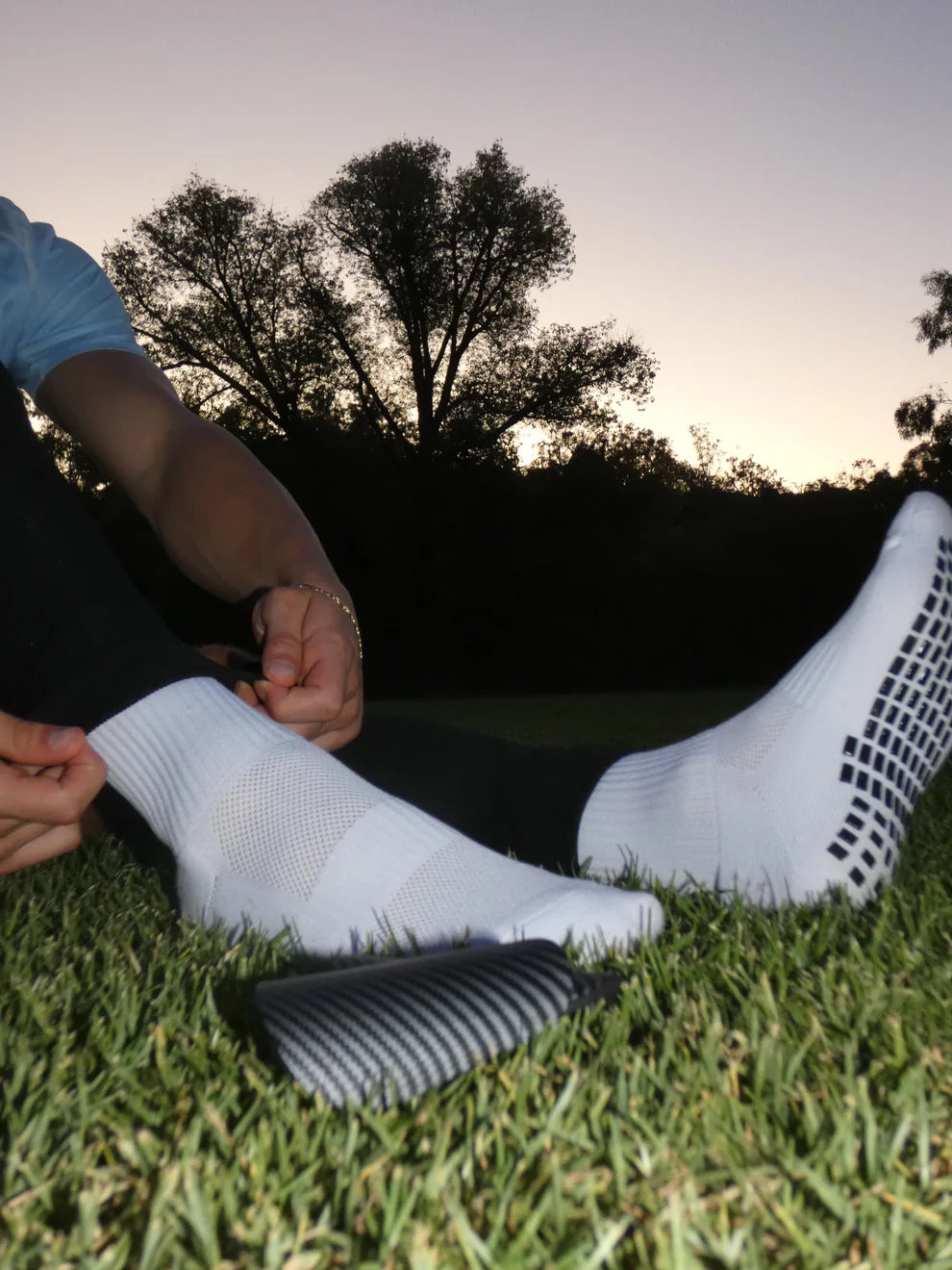 4x Pairs of Plain Grip Socks (Mixed)