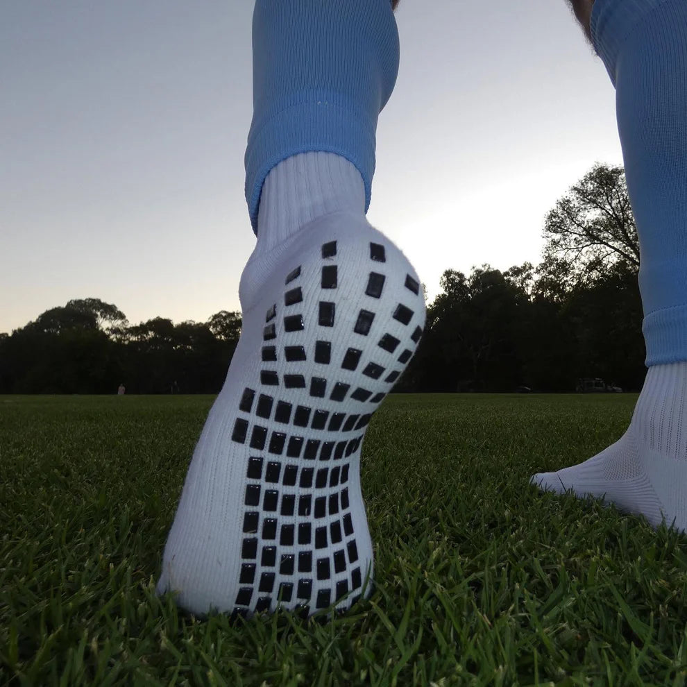 4x Pairs of Plain Grip Socks (White)